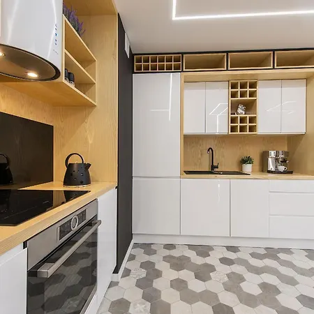 Cybernetyki 2c P&o Serviced Apartamento *