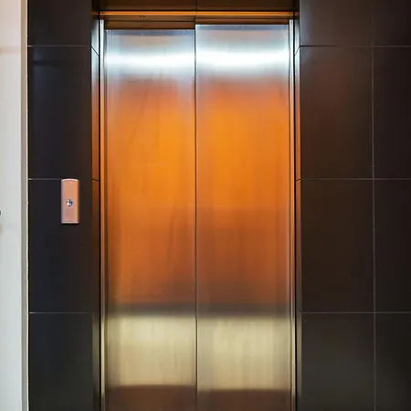 Cybernetyki 2c P&o Serviced * Varšava