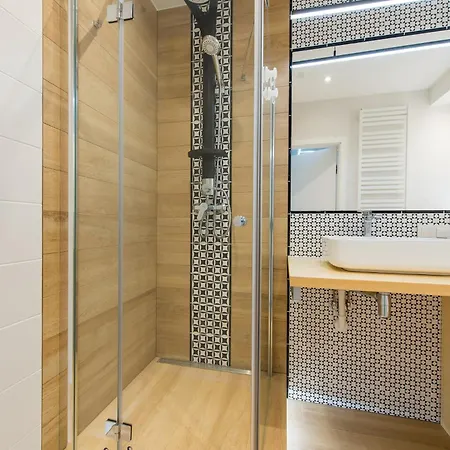 Cybernetyki 2c P&o Serviced Varšava