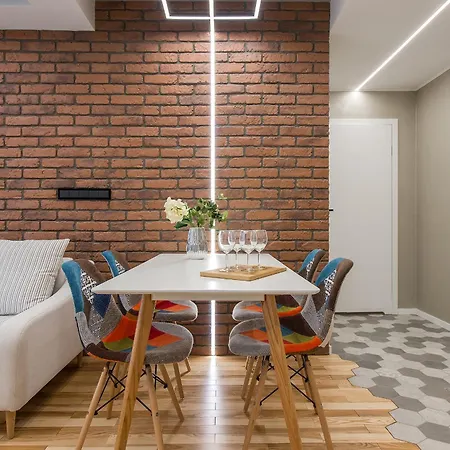 Cybernetyki 2c P&o Serviced Varšava